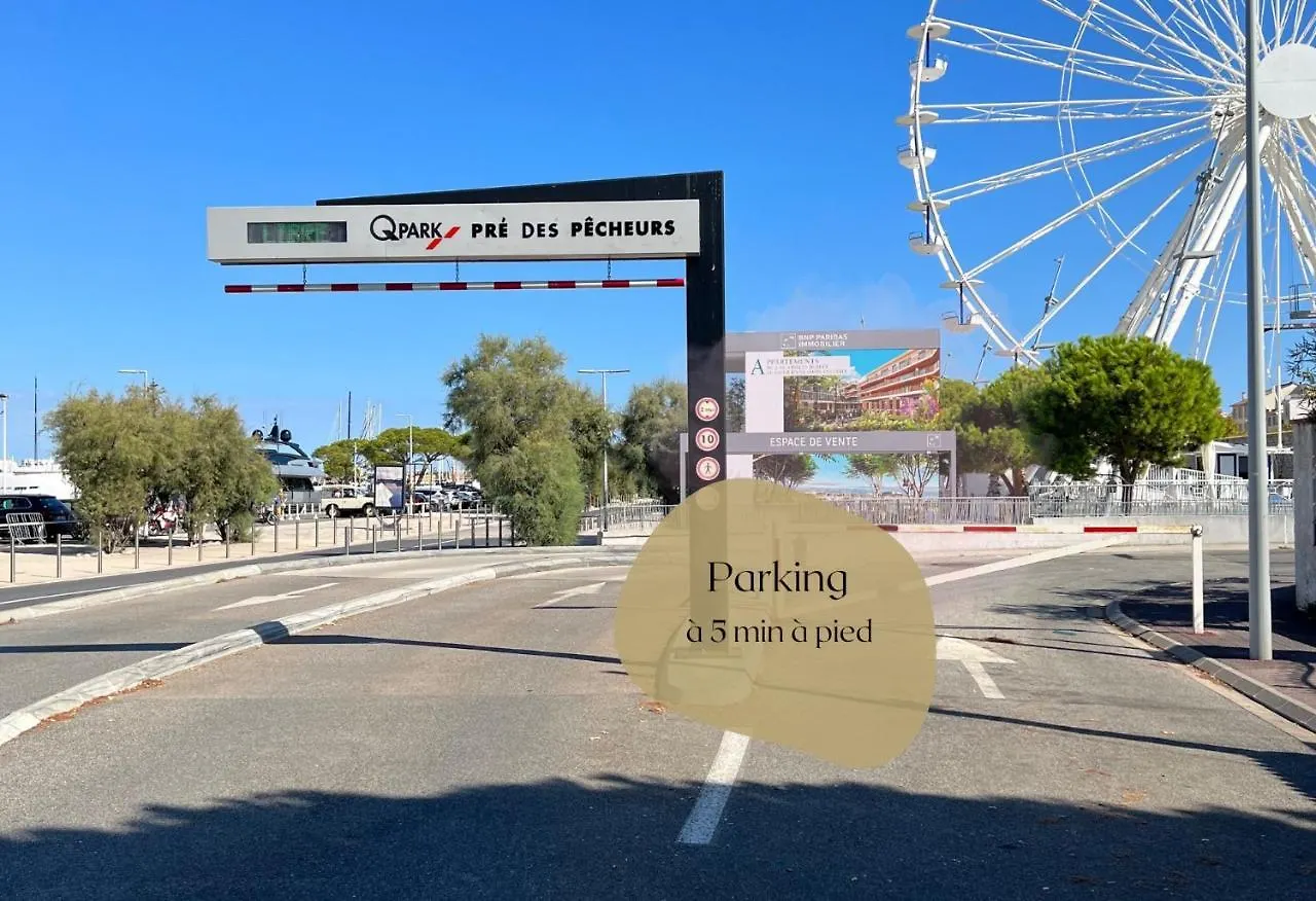 Vieil Antibes, Plage De Sable, Avec Parking France