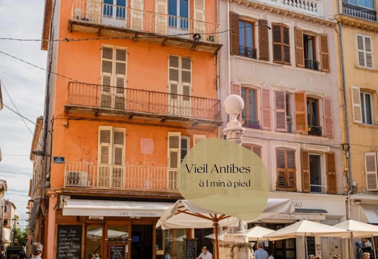 Vieil Antibes, Plage De Sable, Avec Parking 0*, Antibes France